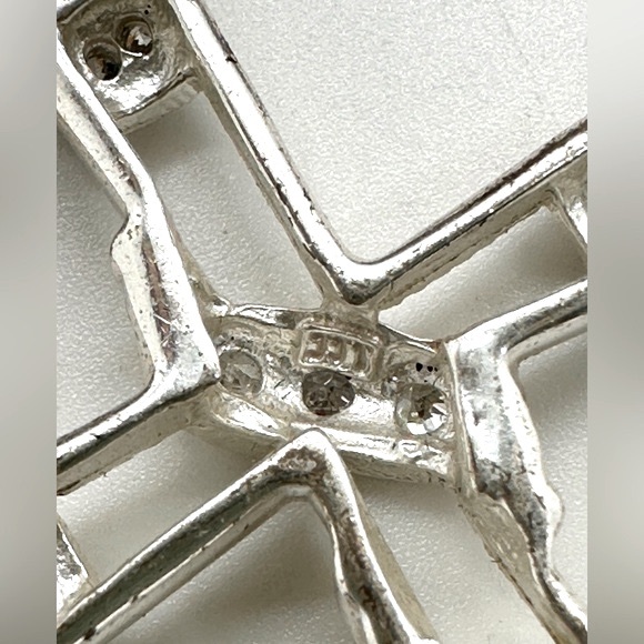 Vintage Silver Cross Pendant Necklace - Picture 5 of 10